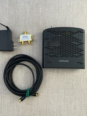 Technicolor TC4300.E High-Speed Cable Modem Bundle